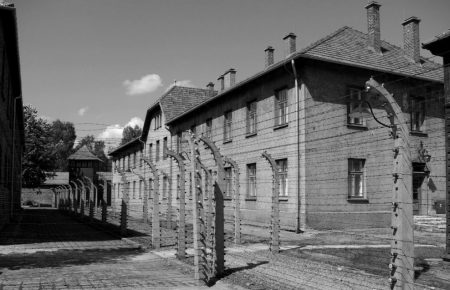 У Польщі в урочистостях з нагоди визволення концтабору Аушвіц візьмуть участь понад 200 колишніх в’язнів 