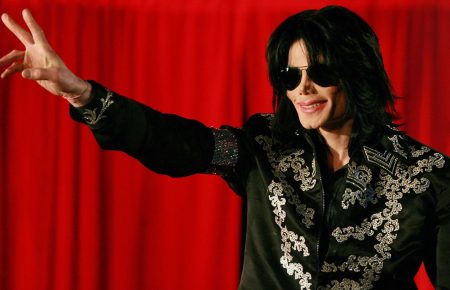 Чоловіки, які звинувачували Майкла Джексона у насиллі, зможуть позиватись проти його компаній