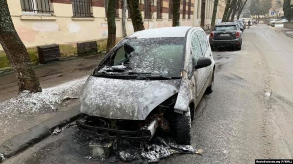 Поліція затримала підозрюваних у підпалі автівки журналістки «Радіо Свобода»
