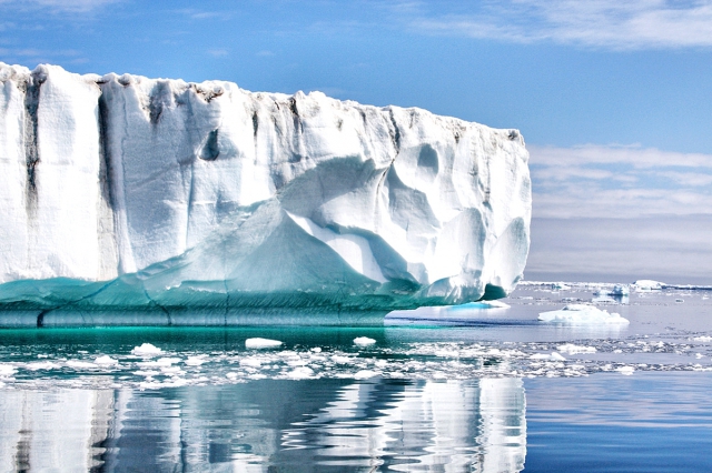Гренландія хоче продавати воду з льодовиків