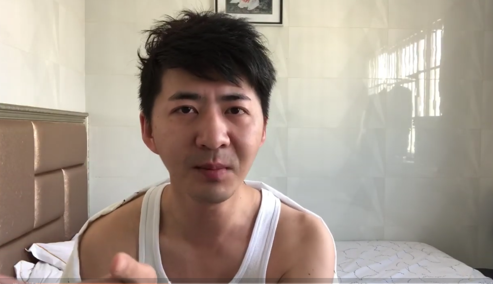 У Китаї зник журналіст і блогер, який робив репортажі про коронавірус з Уханя