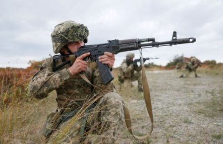Бойовики атакували позиції українських військових, є втрати — пресцентр ООС