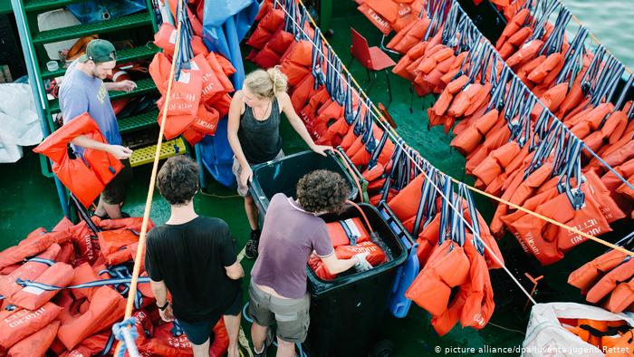 Amnesty International вручила премію екіпажу судна, який рятував біженців у морі
