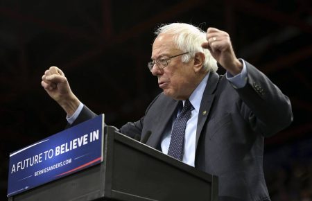 Вибори президента США: демократ Берні Сандерс лідирує на кокусах у Неваді