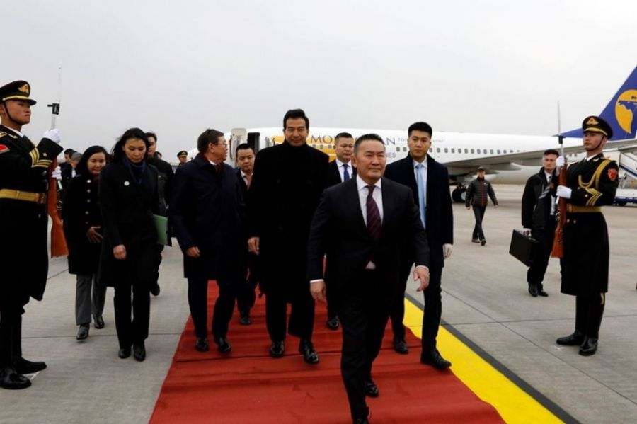 Президента Монголії помістили на карантин після відвідин Китаю