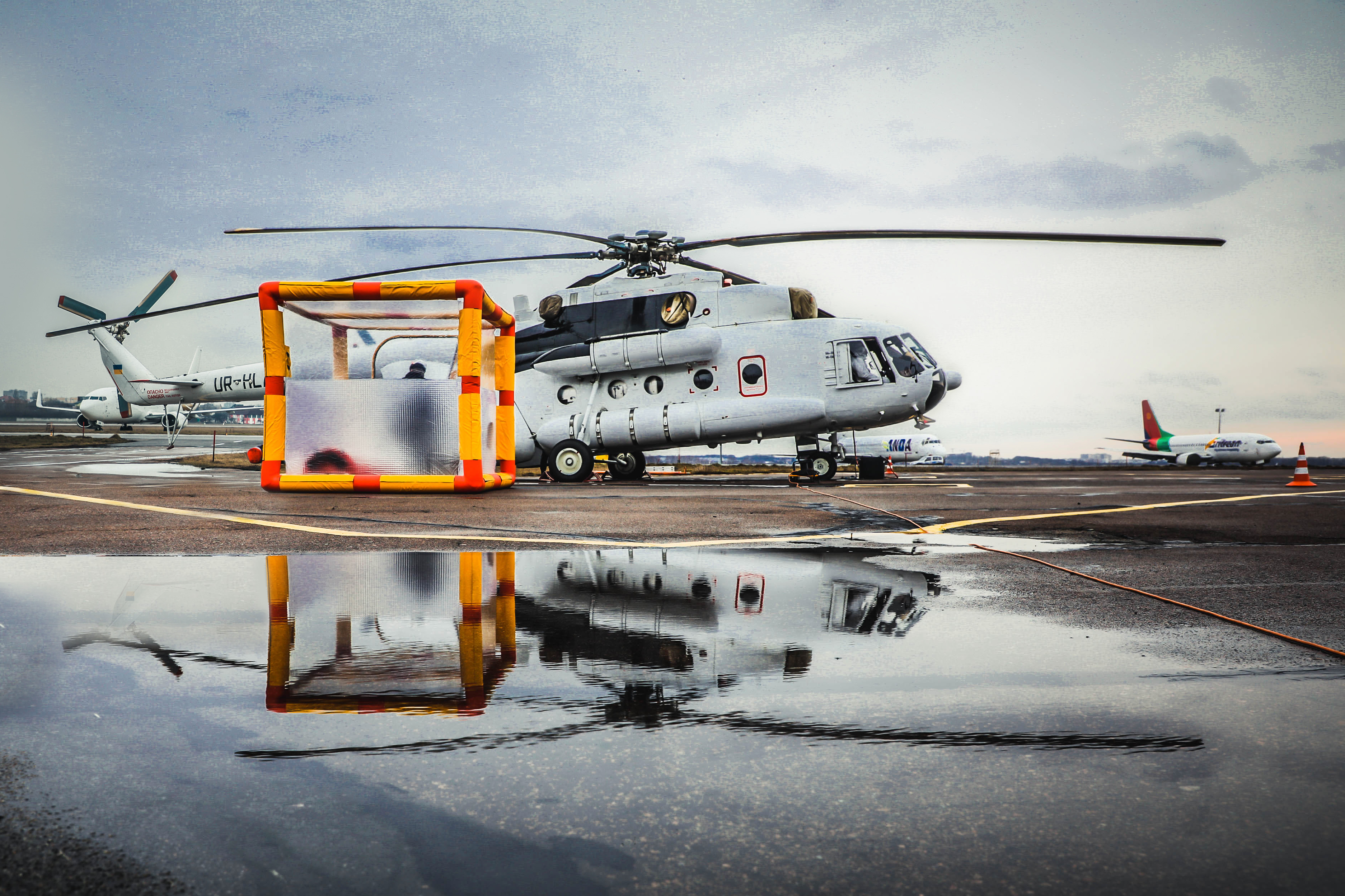У ДСНС показали вертоліт для перевезення хворих на коронавірус