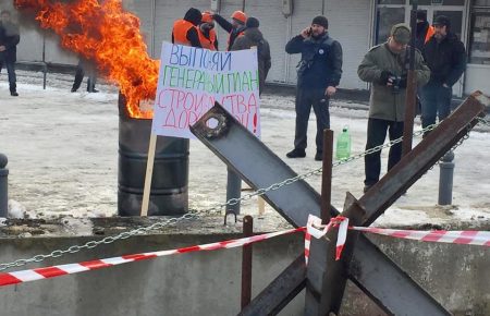 У Харкові підприємці з «Барабашово» побудували барикади на знак протесту проти будівництва дороги