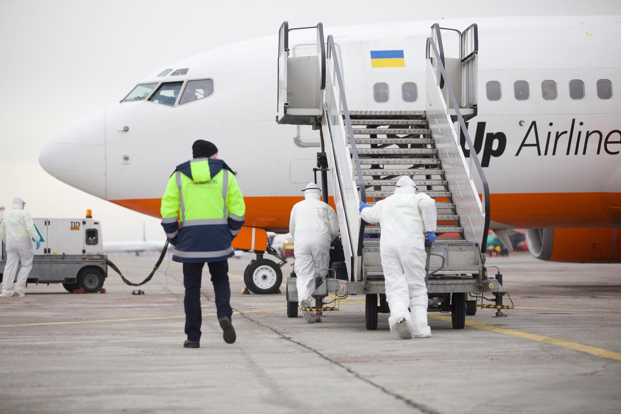 Літак з українцями з Китаю полетить у Харків
