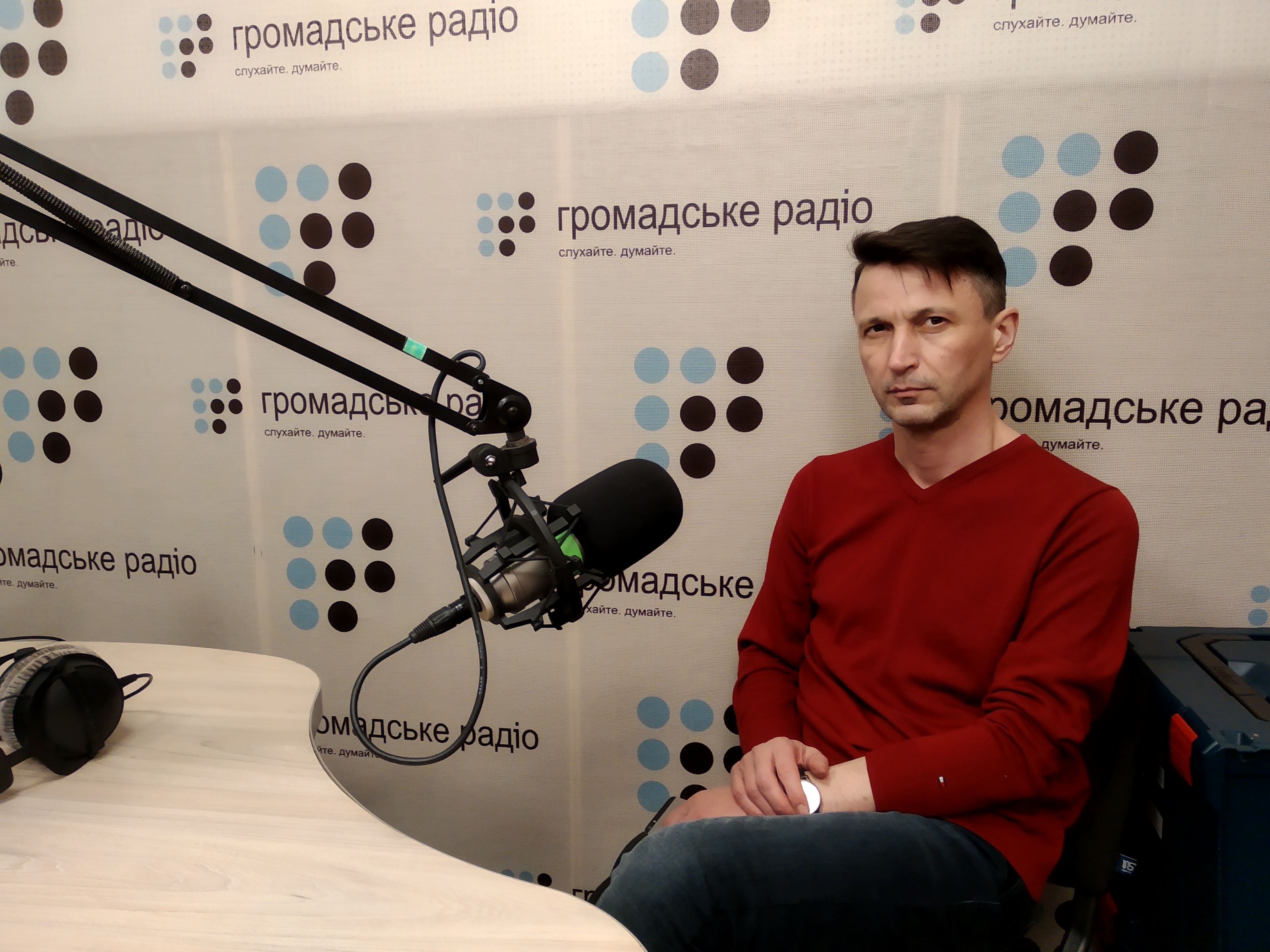 Зеленський мовчить про те, що РФ здійснює проти України військову агресію — політолог Бушанський