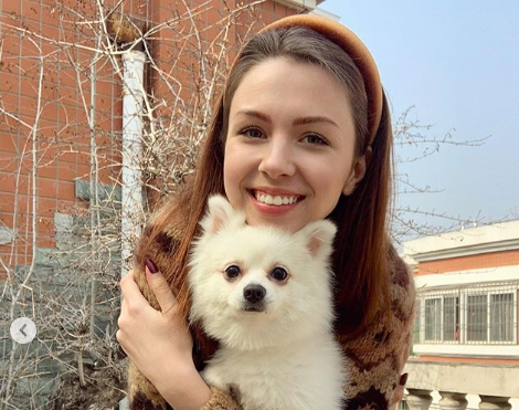 «Посольство зверталось до китайської сторони за дозволом, але його не давали» — Альошин про відмову українці з собакою в евакуації з Уханя