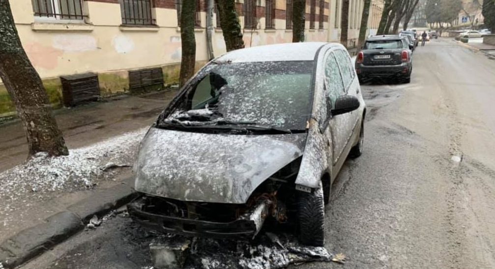 СБУ встановила ймовірного замовника підпалу авто львівської журналістки