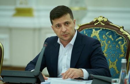 Україні потрібна спеціальна програма, щоб забезпечити молодь з окупованих територій українськими паспортами — президент