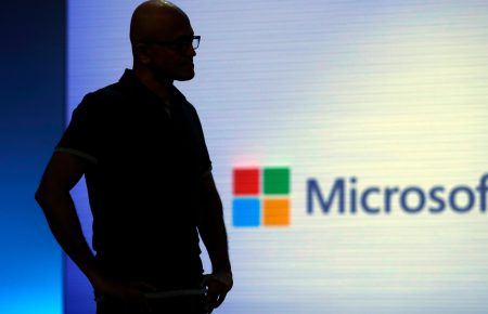 Суд в США тимчасово заблокував контракт з Microsoft на вимогу Amazon