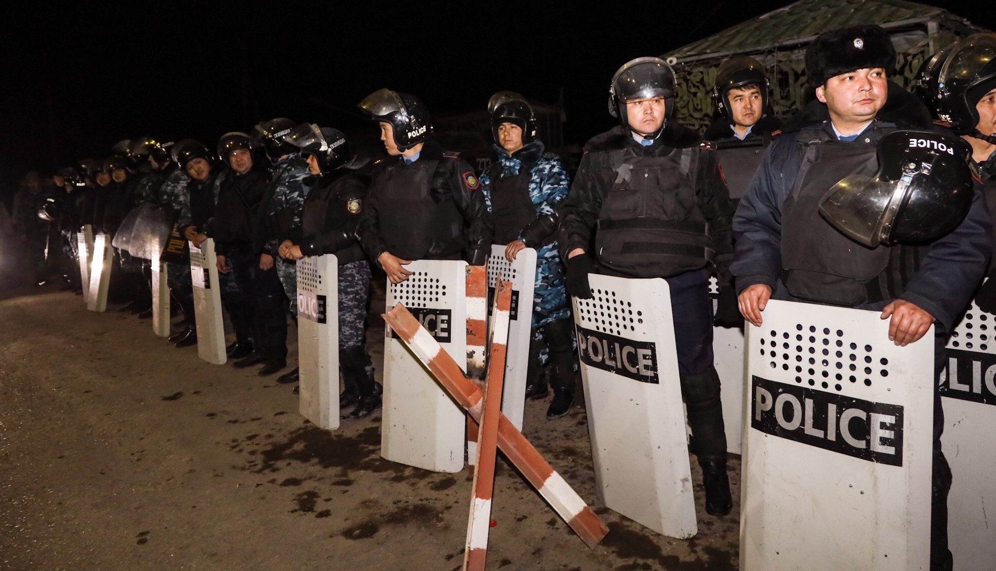 У Казахстані у районі сутичок розмістили спецзагони поліції