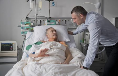 У київській лікарні імплантували механічне серце