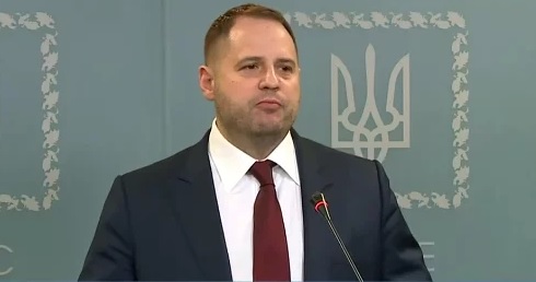 Єрмак на брифінгу заявив, що «в Україні не ухвалять законів, які можуть обмежити свободу слова»