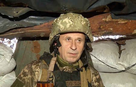 Українські стяги замість прапорів бойовиків: військовий з Луганщини розповів про хобі на передовій