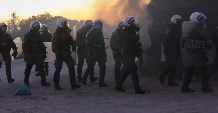 У Греції 62 людини постраждали у сутичках проти закритих таборів мігрантів У Греції 62 людини постраждали у сутичках проти закритих таборів мігрантів