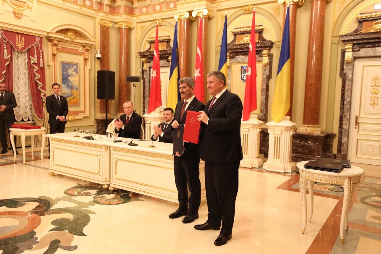 Україна та Туреччина підписали Угоду про взаємний обмін водійських посвідчень