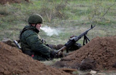 На Донбасі бойовики поранили двох українських військових