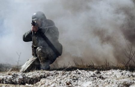 На Донбасі бойовики обстріляли українських військових 11 разів