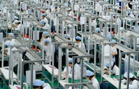 Коронавірус у Китаї: великі підприємства відновлюють роботу тільки після дозволу влади