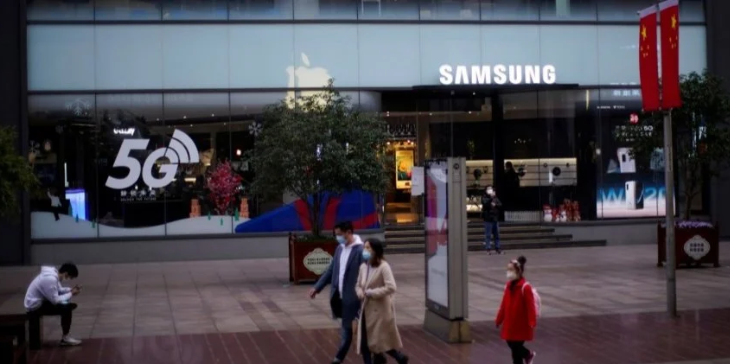 У Південній Кореї Samsung закрила завод через зараження працівника коронавірусом У Південній Кореї Samsung закрила завод через зараження працівника коронавірусом