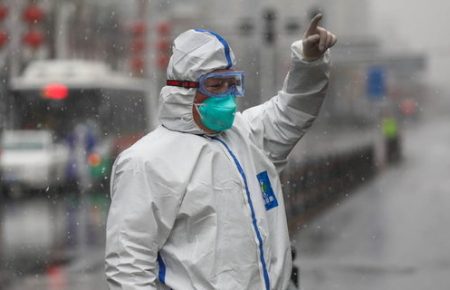 У Китаї за добу від коронавірусу померло 52 людини