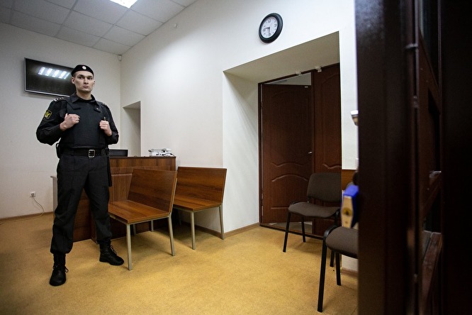 У Росії ексочільник управління служби виконання покарань застрелився у суді