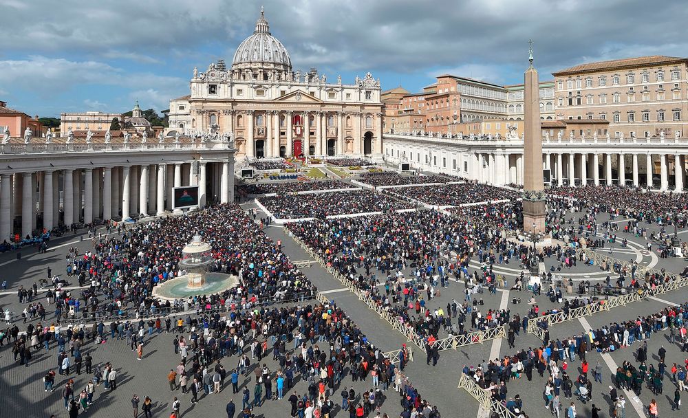 Папа Римський Франциск проводитиме богослужіння онлайн через коронавірус