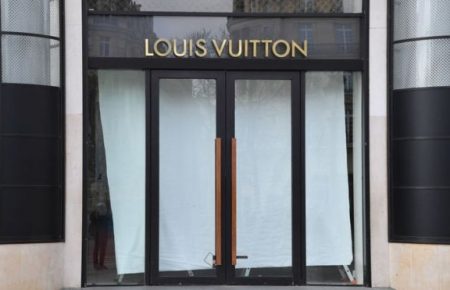 Louis Vuitton почне виробляти антисептики щоб допомогти у боротьбі з коронавірусом