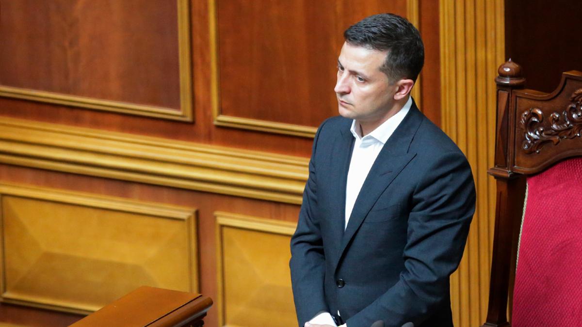 Зеленський виступив на позачерговому засіданні парламенту: головне з виступу президента