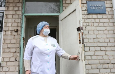 Из аэропорта в больницу Киева направили китаянку с подозрением на коронавирус