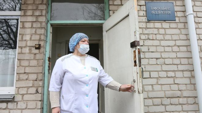 Из аэропорта в больницу Киева направили китаянку с подозрением на коронавирус