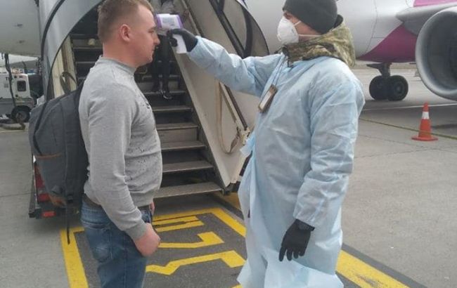 Підозра на коронавірус у двох українців, які повернулися з Італії, не підтвердилася
