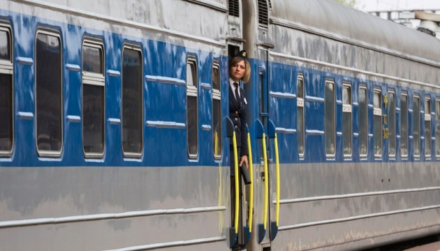Укрзалізниця запустить 22 додаткові поїзди до 8 березня