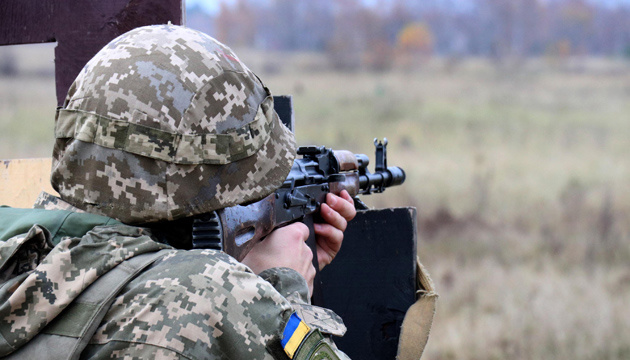 Бойовики обстріляли українських військових, один загинув