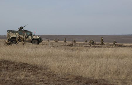 На Донбасі чотири військовослужбовця були поранені