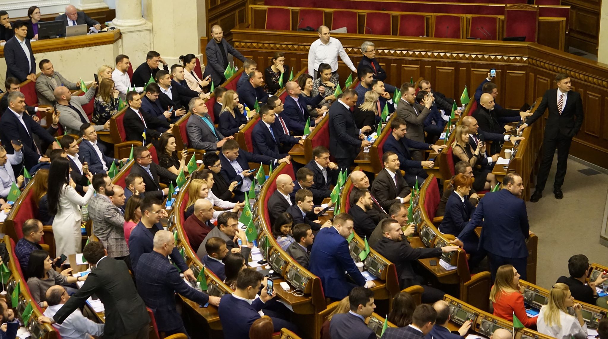 Депутати Верховної Ради оголосили недовіру Руслану Рябошапці