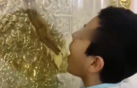 В епіцентрі поширення коронавірусу в Ірані заохочують відвідувати релігійні святині