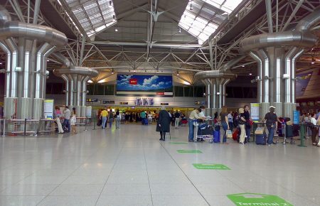 В аэропорту Лиссабона из-за действий инспекторов миграционной службы умер украинец, посольство обратилось с нотой в МИД страны