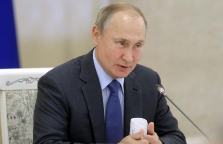 Путін заявив про можливе перенесення голосування за правки в Конституцію через поширення коронавірусу