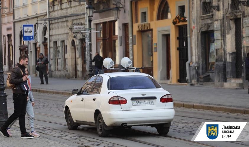 У Львові авто з гучномовцями оповіщають про небезпеку коронавірусу