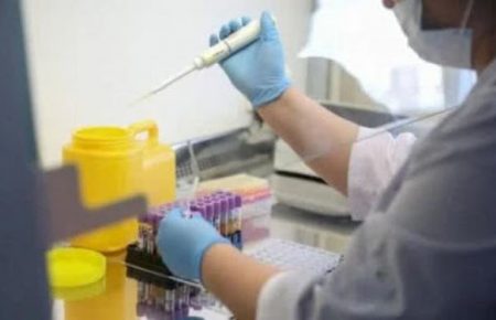 У первого инфицированного коронавирусом в Украине отрицательный результат теста — ОГА