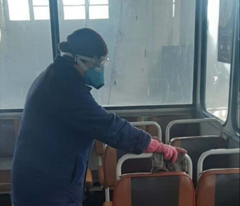 Після виявлення хворого на коронавірус у Чернівцях почали дезінфікувати громадський транспорт Після виявлення хворого на коронавірус у Чернівцях почали дезінфікувати громадський транспорт
