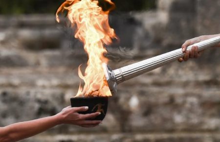 Церемонія запалення Олімпійського вогню відбудеться без глядачів через коронавірус