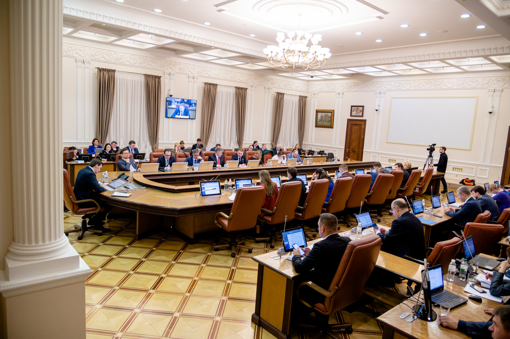 Засідання фракції «Слуга народу»: Зеленський представив нового прем'єр-міністра