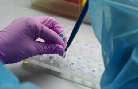 Медики ЗСУ отримали 10 тисяч експрес-тестів на коронавірус