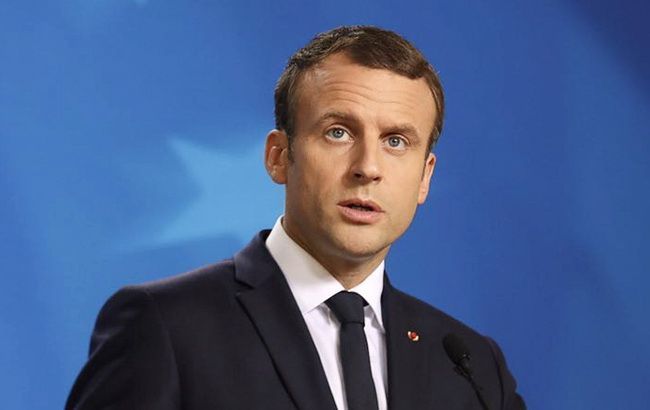 Макрон обіцяє закріпити право жінок на аборт у конституції Франції