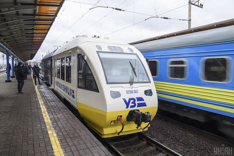 Укрзалізниця повертатиме пасажирам повну вартість квитків на скасовані міжнародні поїзди